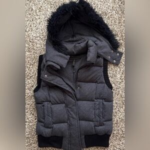 BCBGMAXAZRIA  Sweater Vest